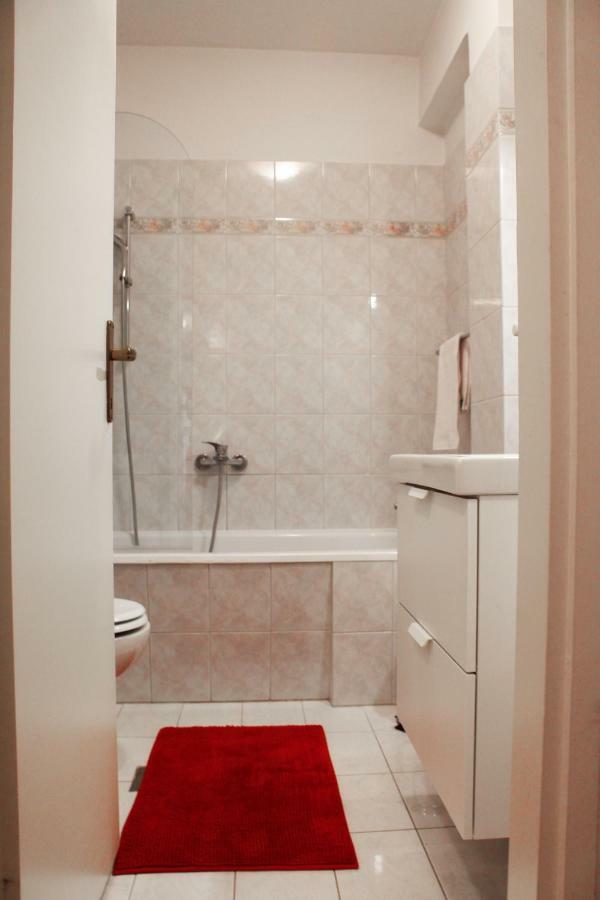 Sunny Corner In City Center With Free Parking Apartment Pula Bagian luar foto