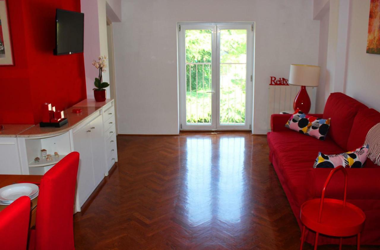 Sunny Corner In City Center With Free Parking Apartment Pula Bagian luar foto